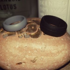 His and hers work out rings